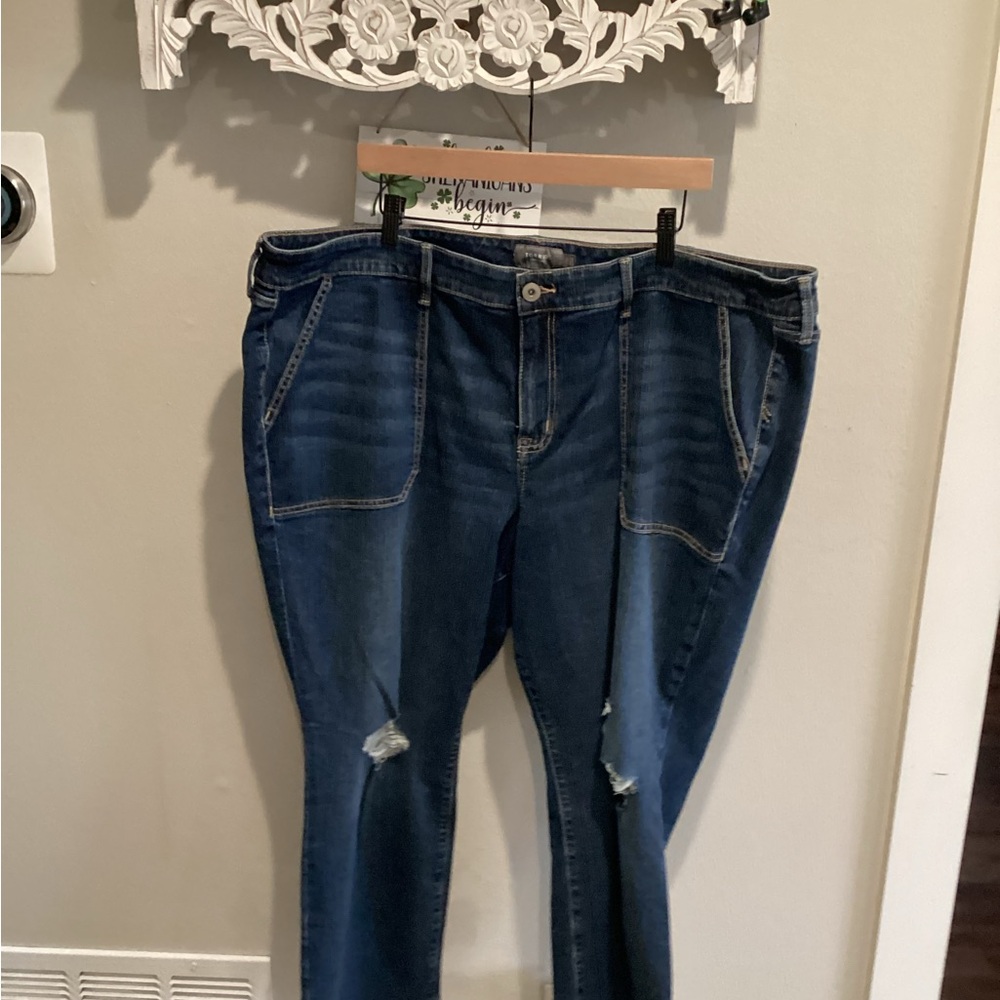 NWOT - Torrid Dark Blue - Ripped Skinny Jeans - Sz 26wR!!!!